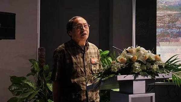 上海市美術家協(xié)會漆畫工作委員會主任、華東師范大學美術學院尹呈忠教授在開幕式上致辭.jpg