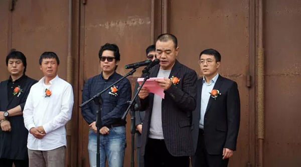 中國美協(xié)水彩畫藝委會(huì)副主任、黑龍江省美協(xié)副主席、哈師大美術(shù)學(xué)院院長趙云龍?jiān)陂_幕式上致辭.jpg
